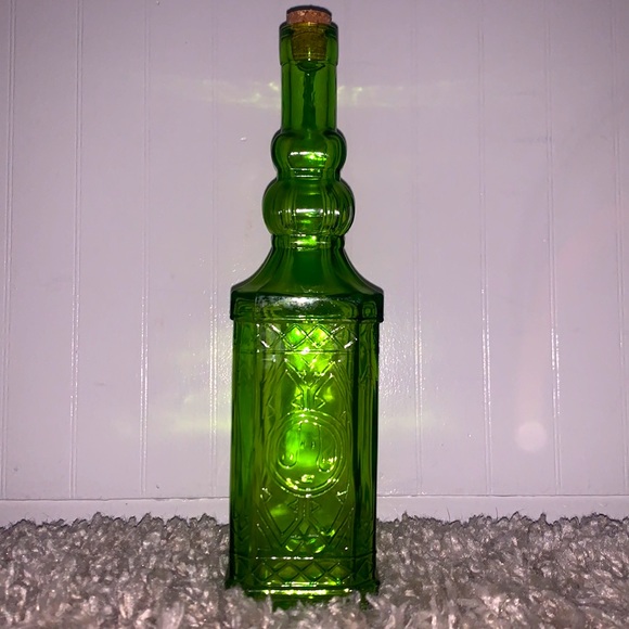 Vintage Green Glass Decorative Bottle W/ Cork 🍾